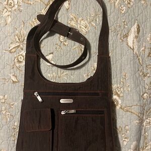 Baggallini Brown Crossbody Bag with Adjustable Strap and Sturdy Fabric